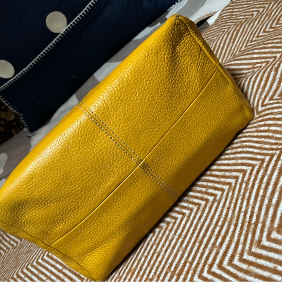 Dooney & Bourke Yellow Shoulder Bag - Picture 4 of 12